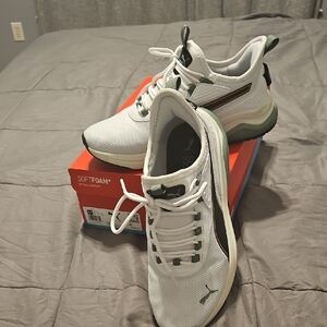 Puma White Sneakers Modern Design